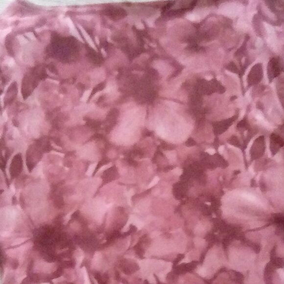Floral pink sleeveless top - Picture 3 of 3